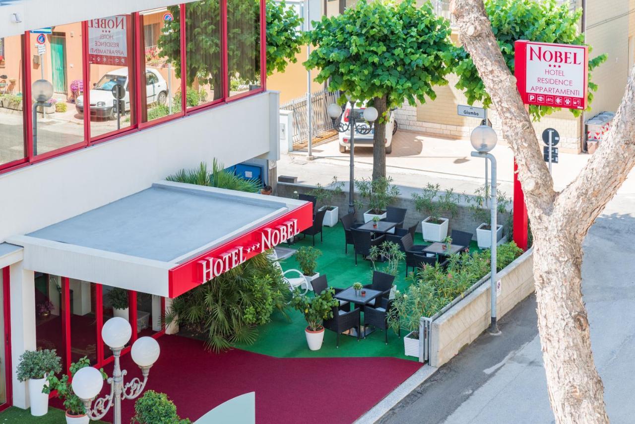 Hotel Nobel Rimini Bagian luar foto