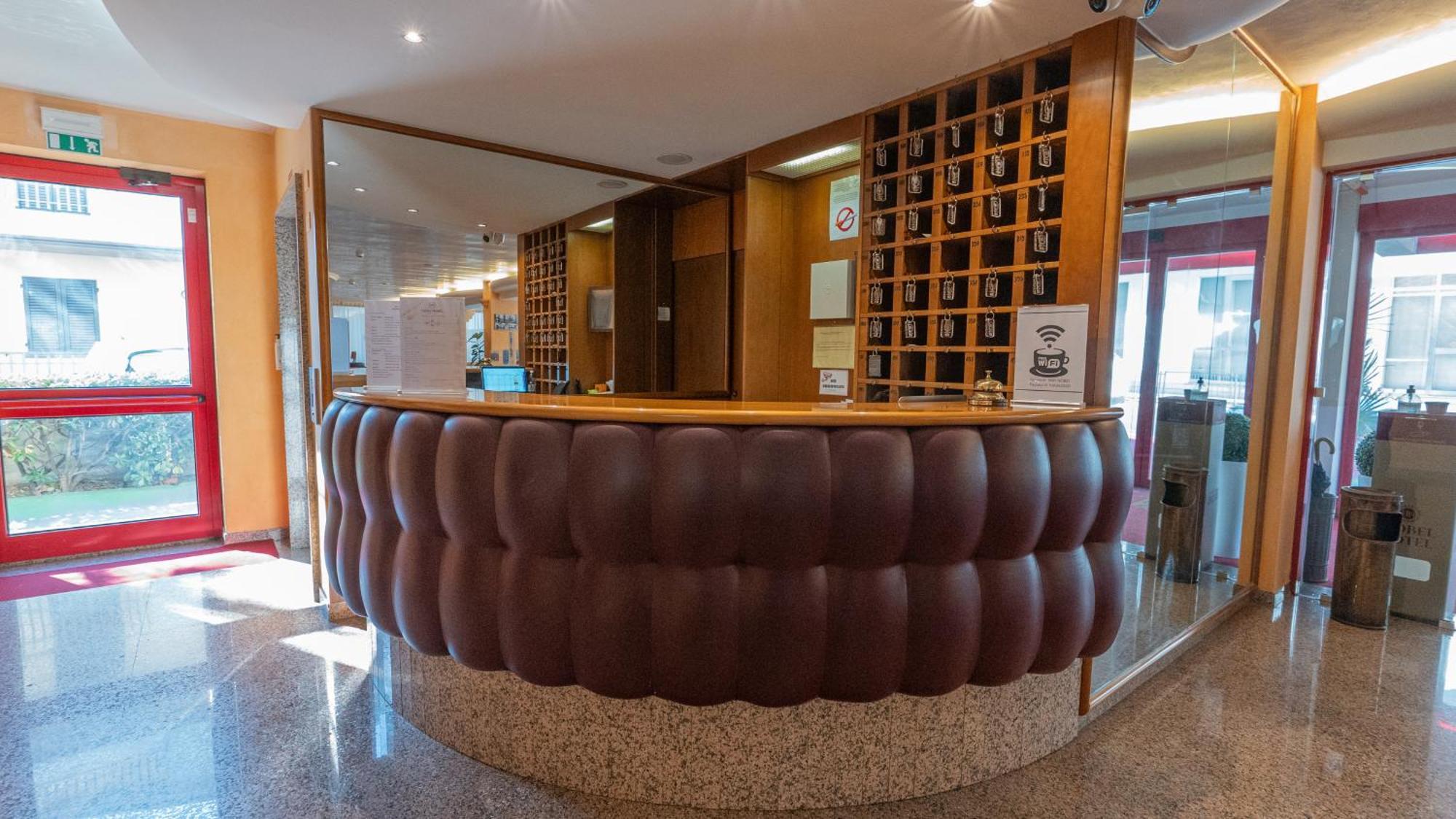 Hotel Nobel Rimini Bagian luar foto