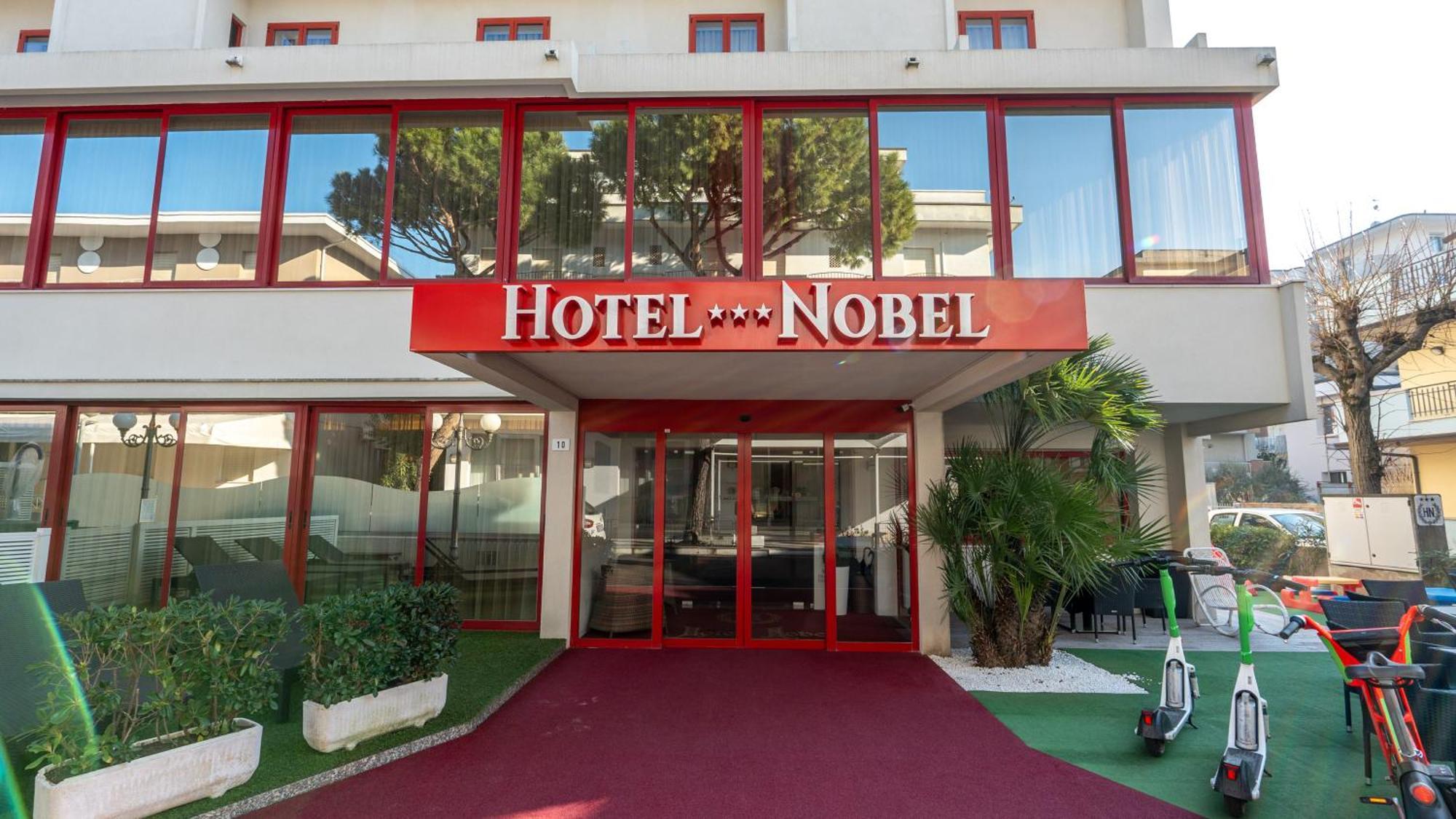 Hotel Nobel Rimini Bagian luar foto