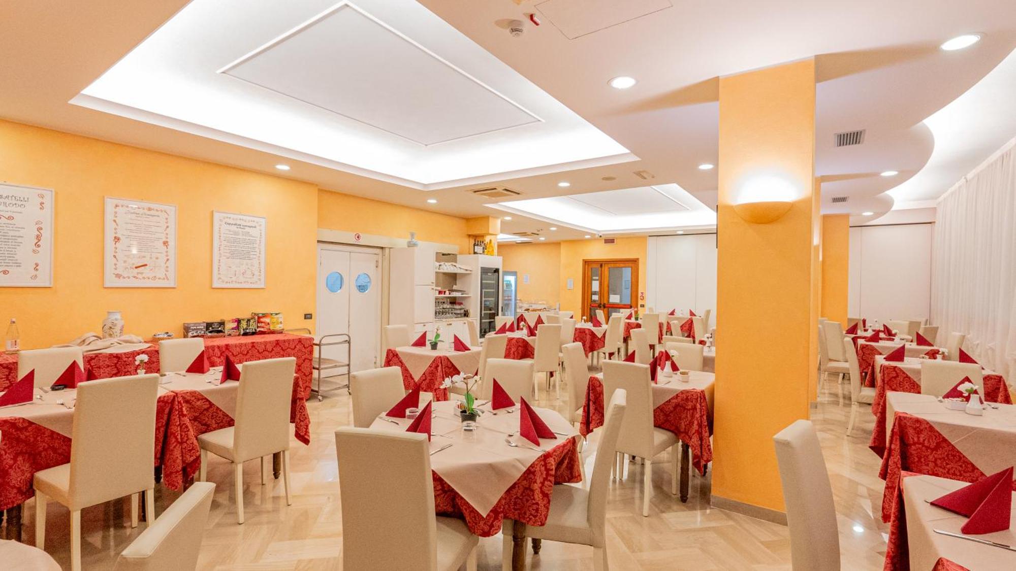 Hotel Nobel Rimini Bagian luar foto