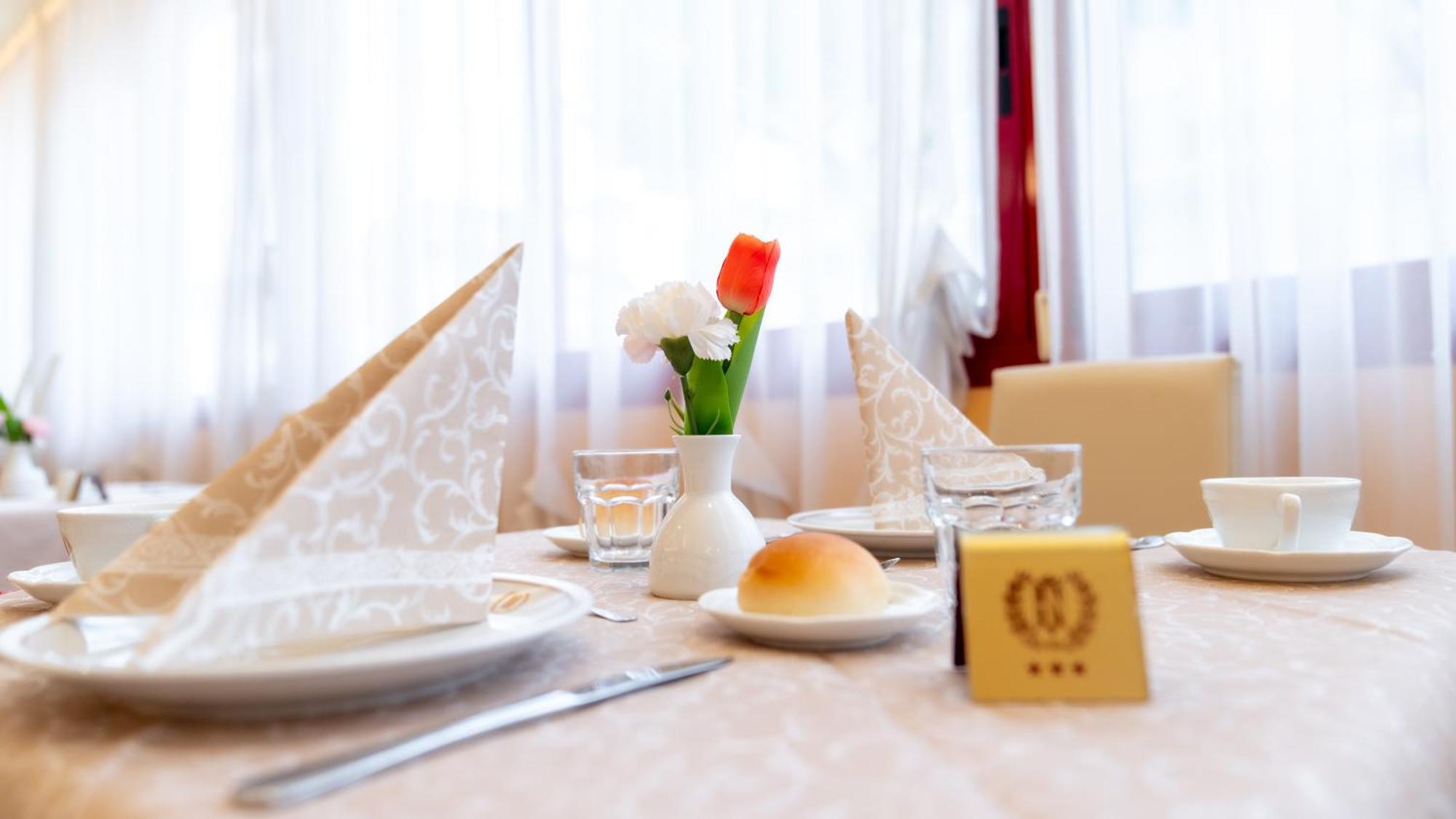 Hotel Nobel Rimini Bagian luar foto