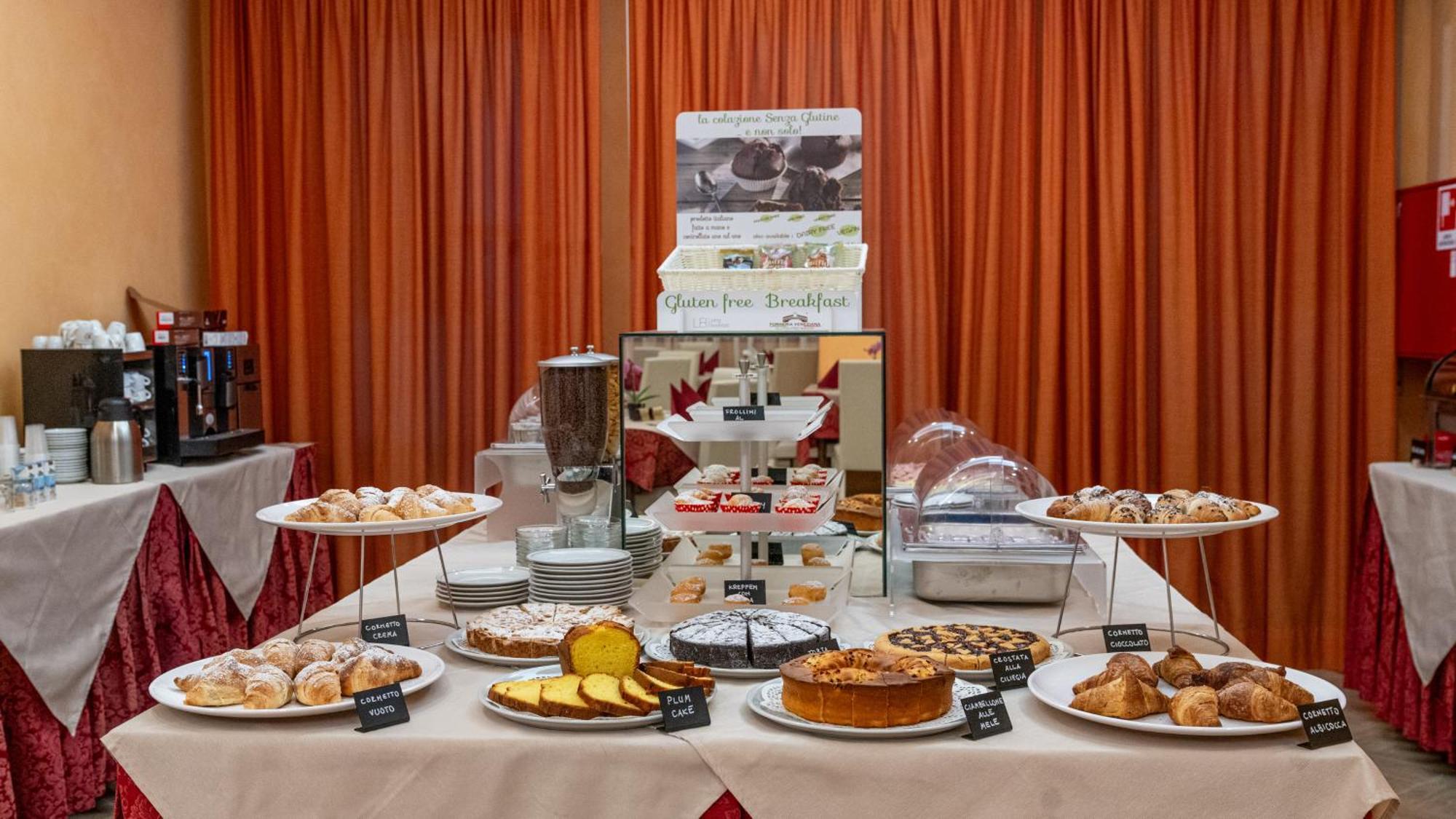 Hotel Nobel Rimini Bagian luar foto