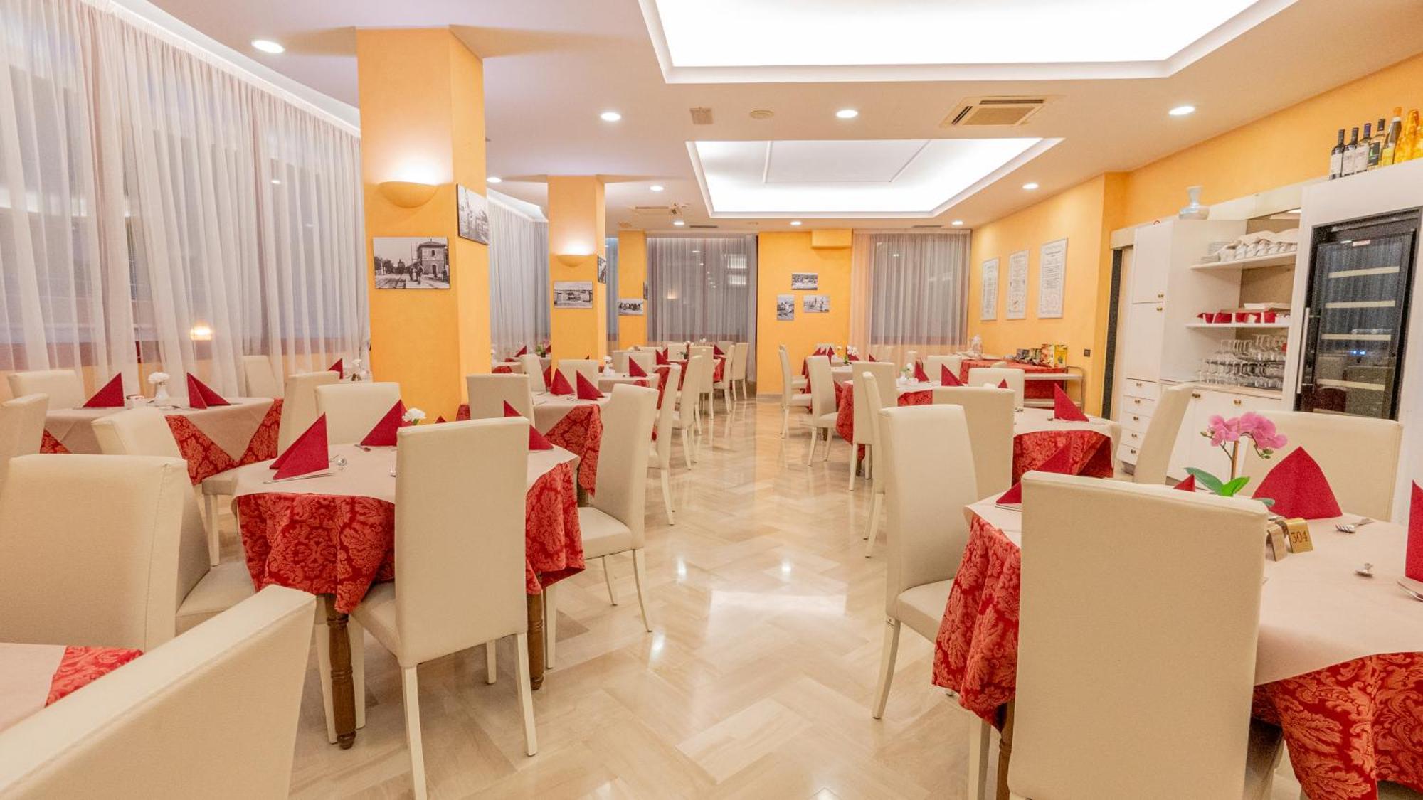Hotel Nobel Rimini Bagian luar foto