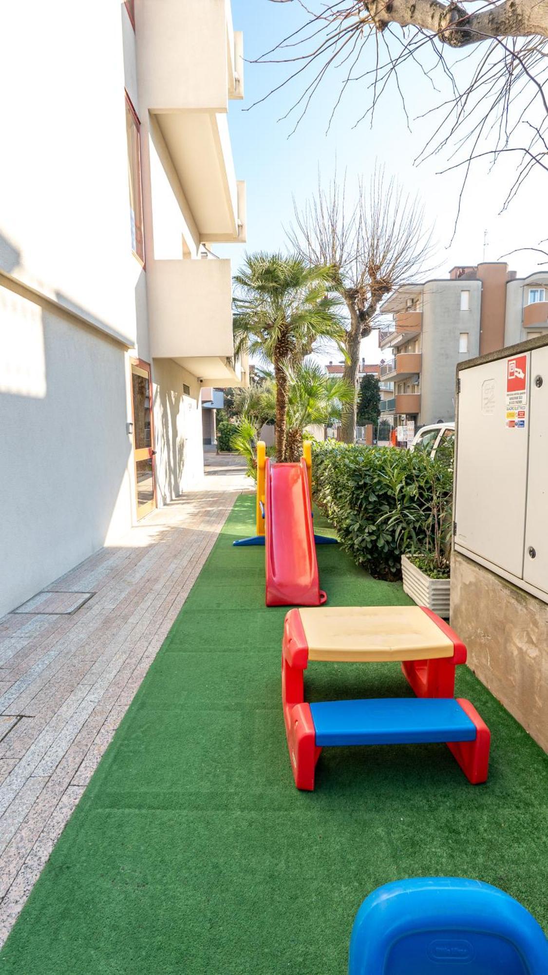 Hotel Nobel Rimini Bagian luar foto