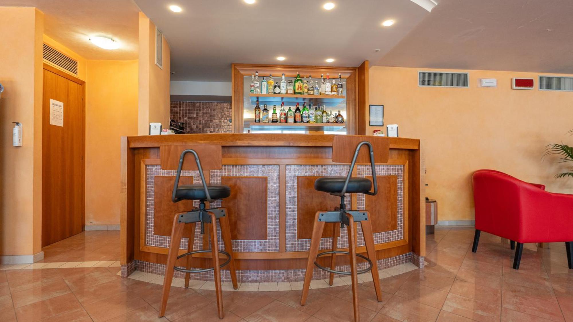 Hotel Nobel Rimini Bagian luar foto