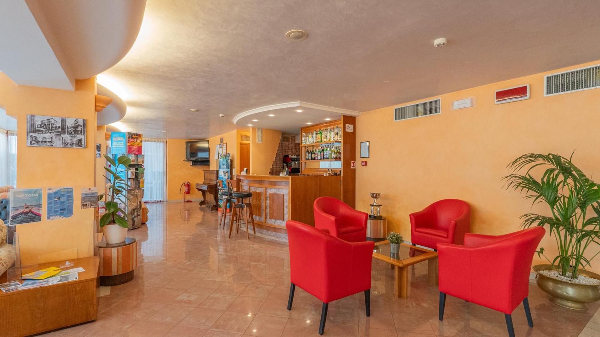 Hotel Nobel Rimini Bagian luar foto