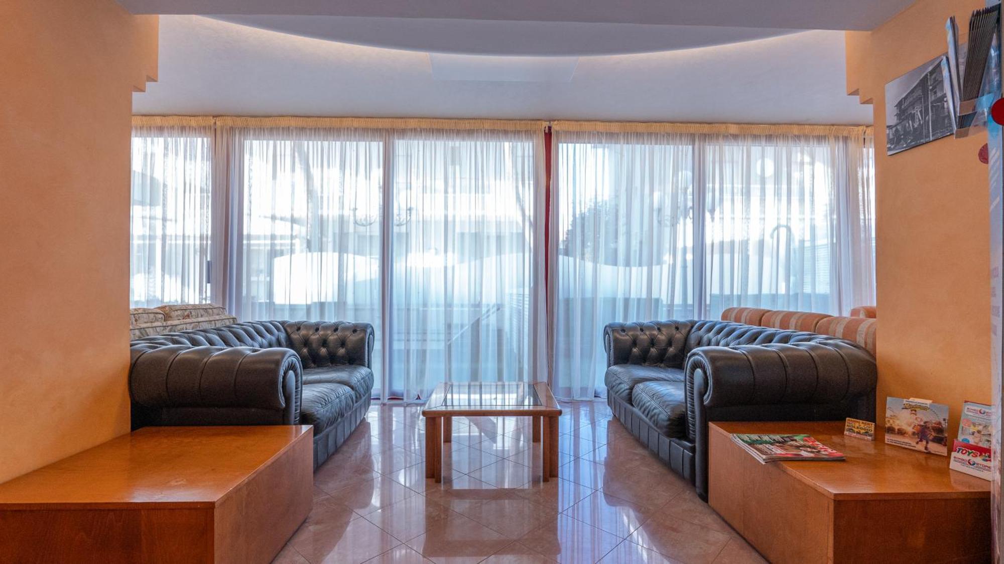Hotel Nobel Rimini Bagian luar foto